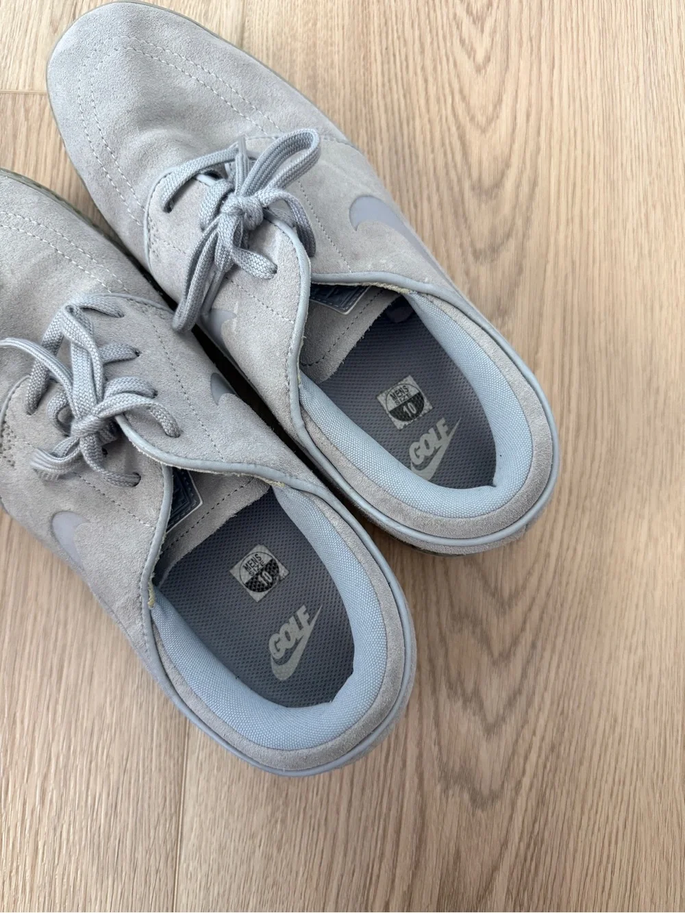 Nike Men's Light Gray Suede Lace-Up golf shoes